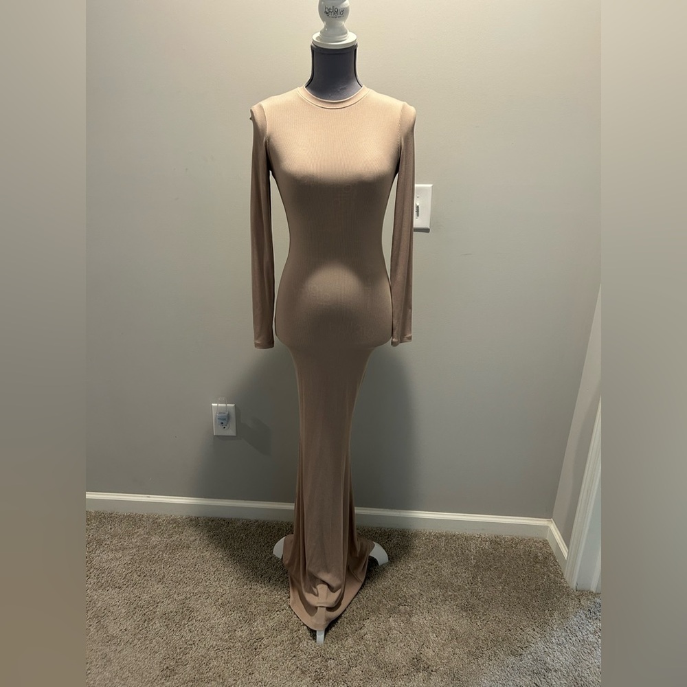 Chic Long Sleeve Tan Maxi Dress